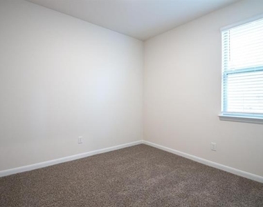3608 Southbend Drive - Photo Thumbnail 9