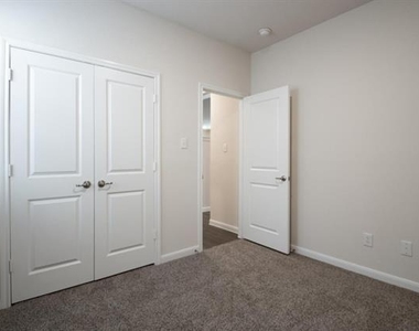 3608 Southbend Drive - Photo Thumbnail 4