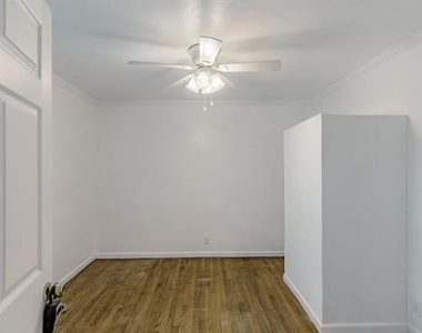 5821 Circular Drive - Photo Thumbnail 13