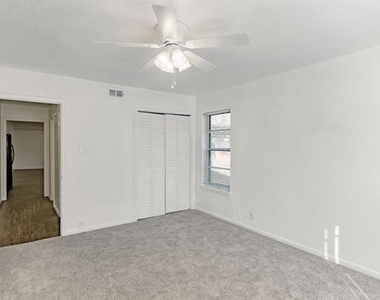 5821 Circular Drive - Photo Thumbnail 21