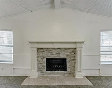 5821 Circular Drive - Photo Thumbnail 10