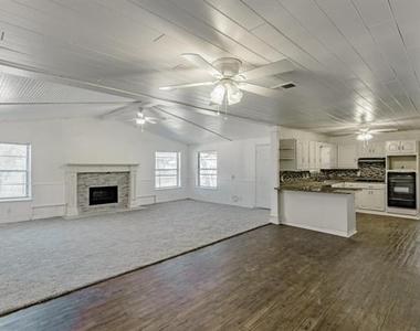 5821 Circular Drive - Photo Thumbnail 11