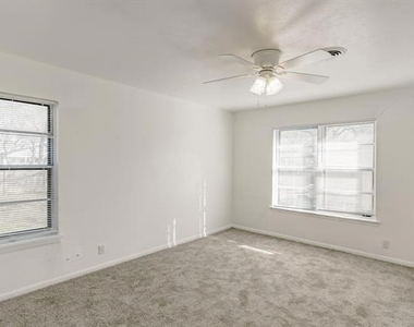 5821 Circular Drive - Photo Thumbnail 20
