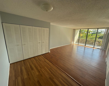 4222 Inverrary Boulevard - Photo Thumbnail 1