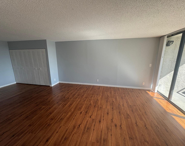 4222 Inverrary Boulevard - Photo Thumbnail 4