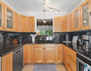 340 Ne 7th Avenue - Photo Thumbnail 17