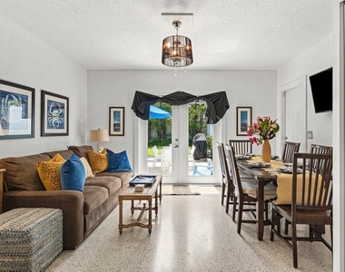 340 Ne 7th Avenue - Photo Thumbnail 12