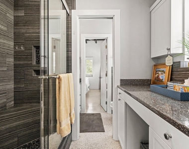 340 Ne 7th Avenue - Photo Thumbnail 24