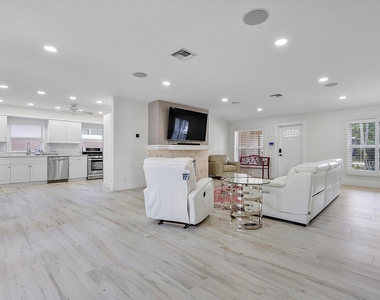 411 Poinciana Drive - Photo Thumbnail 6