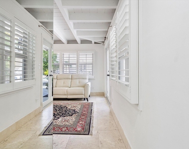 411 Poinciana Drive - Photo Thumbnail 21