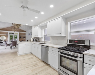 411 Poinciana Drive - Photo Thumbnail 14