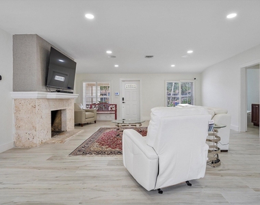 411 Poinciana Drive - Photo Thumbnail 5