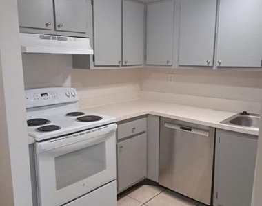 2671 Riverside Drive - Photo Thumbnail 4