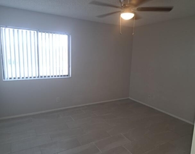2671 Riverside Drive - Photo Thumbnail 7