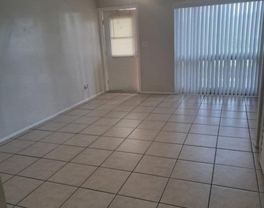 2671 Riverside Drive - Photo Thumbnail 3