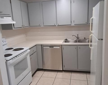 2671 Riverside Drive - Photo Thumbnail 5