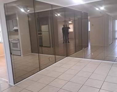 2671 Riverside Drive - Photo Thumbnail 2