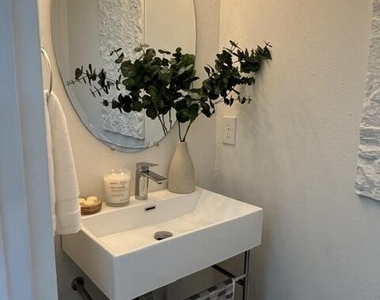 2526 Pierce Street - Photo Thumbnail 7