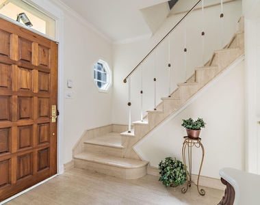 155 Peruvian Avenue - Photo Thumbnail 2