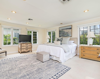 155 Peruvian Avenue - Photo Thumbnail 11