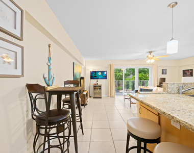95 N Birch Road - Photo Thumbnail 8