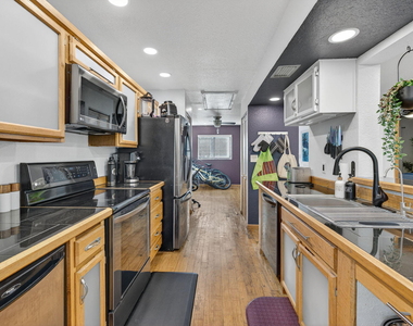 4491 Crystal Lake Drive - Photo Thumbnail 10