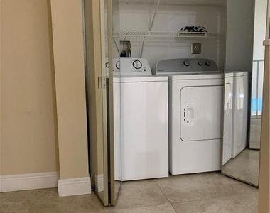858 Nw 92nd Avenue - Photo Thumbnail 8