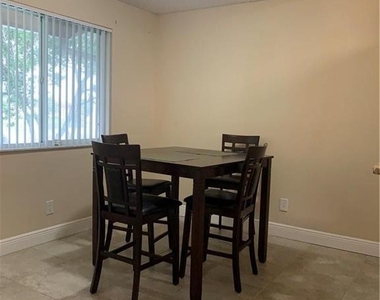 858 Nw 92nd Avenue - Photo Thumbnail 3