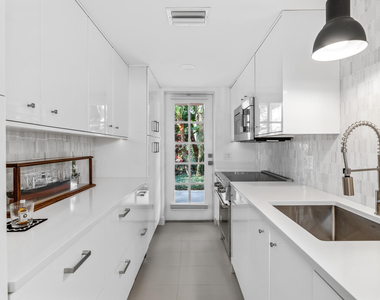 134 Peruvian Avenue - Photo Thumbnail 3