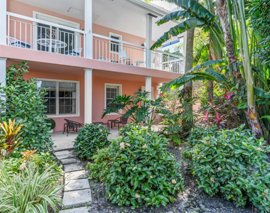 134 Peruvian Avenue - Photo Thumbnail 19