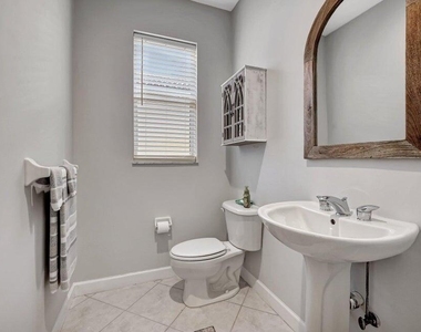 7602 Greenbrier Circle - Photo Thumbnail 22