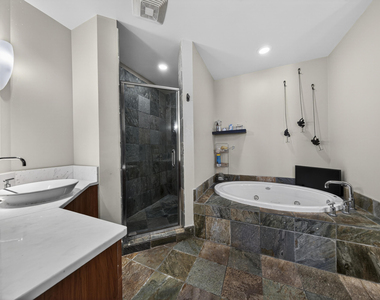 2633 Ne 14th Avenue - Photo Thumbnail 19