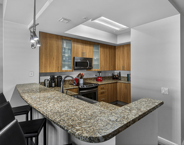 2633 Ne 14th Avenue - Photo Thumbnail 6
