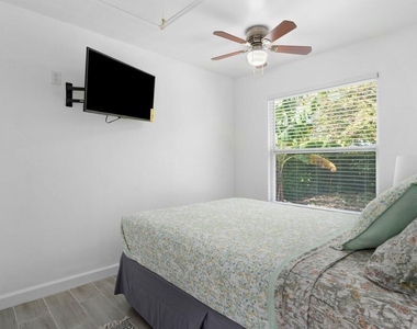 1190 Sachem Head Terrace - Photo Thumbnail 4