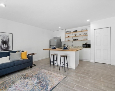 1190 Sachem Head Terrace - Photo Thumbnail 10