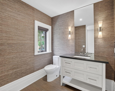 400 Mola Avenue - Photo Thumbnail 32