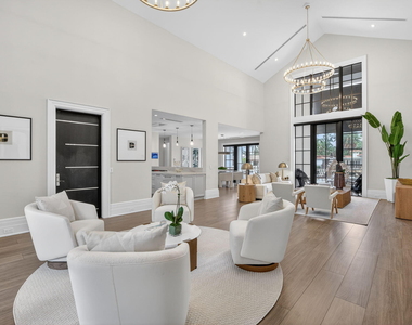400 Mola Avenue - Photo Thumbnail 13