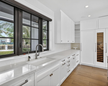 400 Mola Avenue - Photo Thumbnail 29