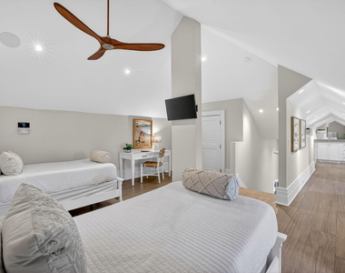 400 Mola Avenue - Photo Thumbnail 72