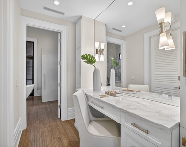 400 Mola Avenue - Photo Thumbnail 37