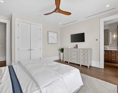 400 Mola Avenue - Photo Thumbnail 43