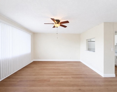 700 Village Green Court - Photo Thumbnail 2