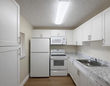 700 Village Green Court - Photo Thumbnail 6