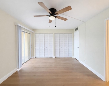 700 Village Green Court - Photo Thumbnail 9
