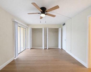 700 Village Green Court - Photo Thumbnail 10