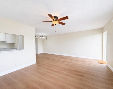 700 Village Green Court - Photo Thumbnail 3