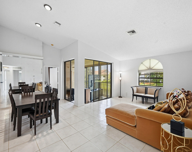 5395 Firenze Drive - Photo Thumbnail 8