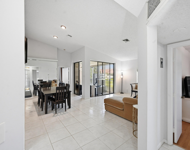 5395 Firenze Drive - Photo Thumbnail 4