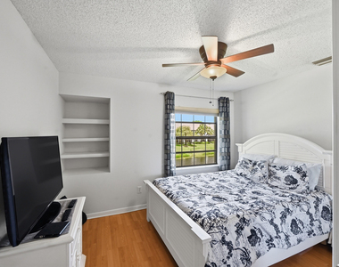 5395 Firenze Drive - Photo Thumbnail 5