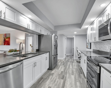 2255 Lindell Boulevard - Photo Thumbnail 8